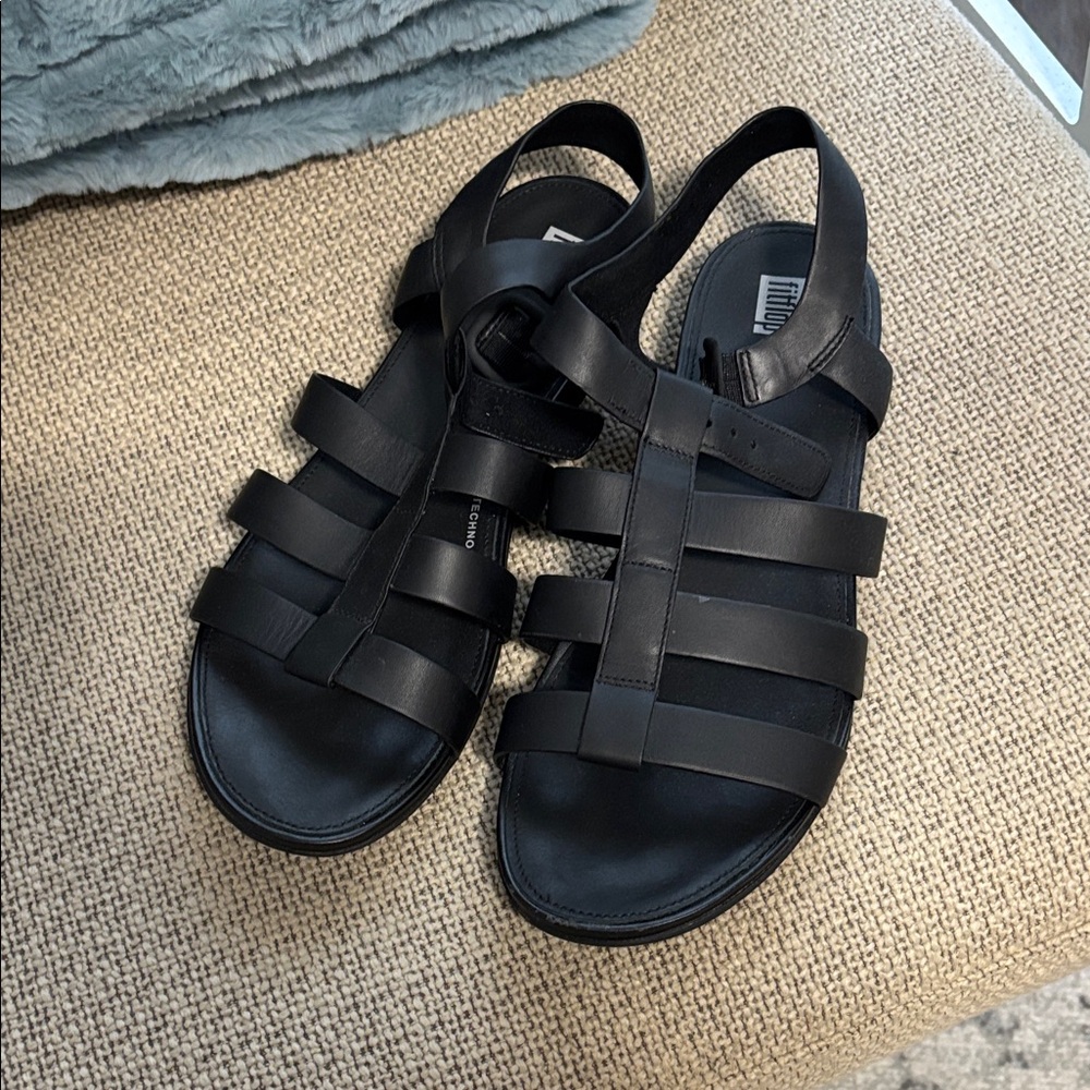 Fit Flop fisherman style sandals sz 10